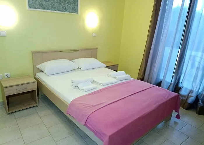 Finikas Apartments