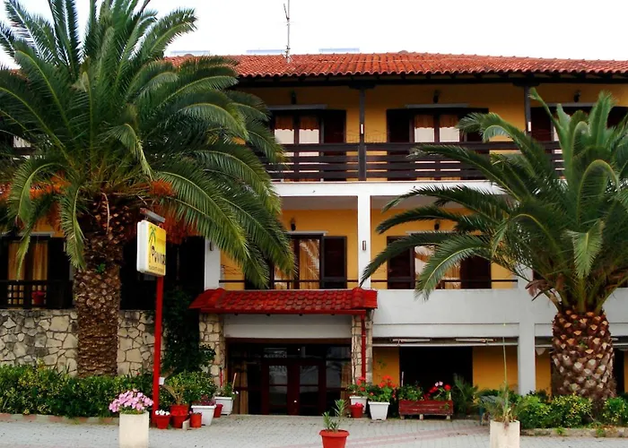 Finikas Apartments